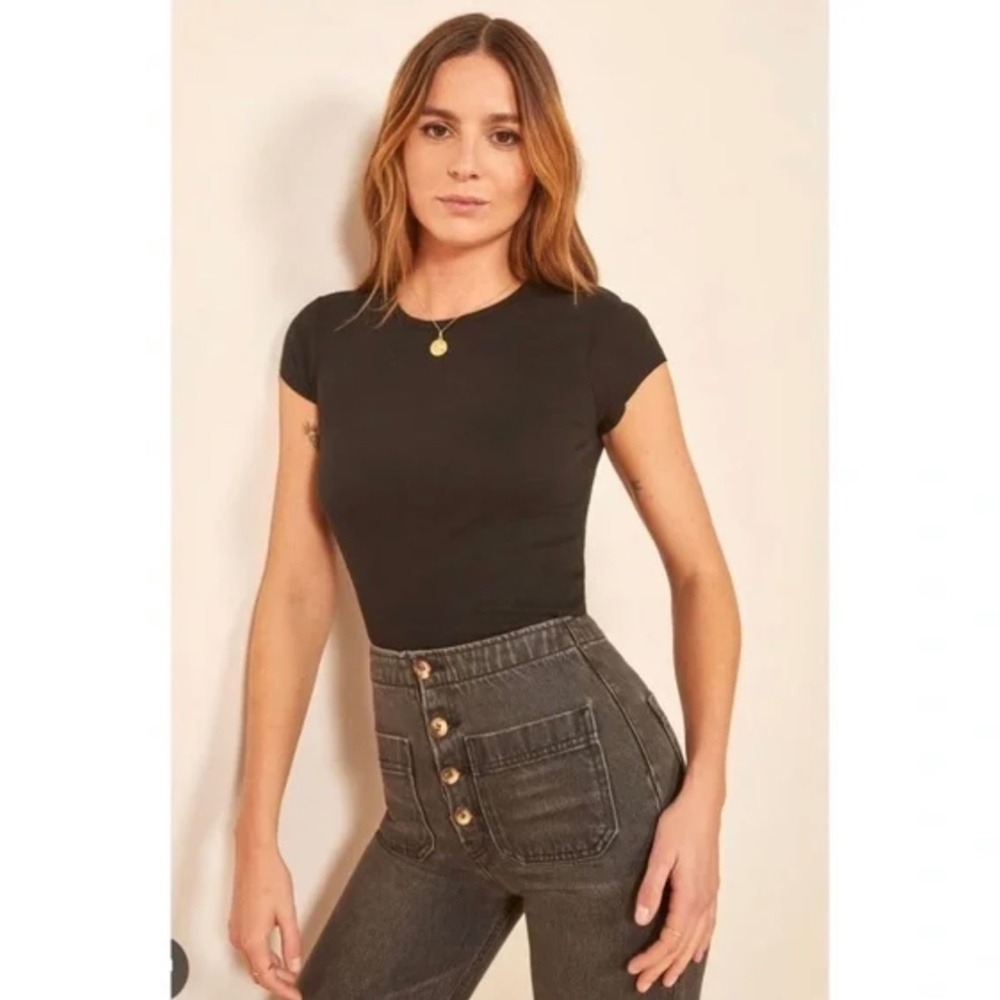 REFORMATION JAMES CROP TEE MEDIUM (ORGANIC COTTON)